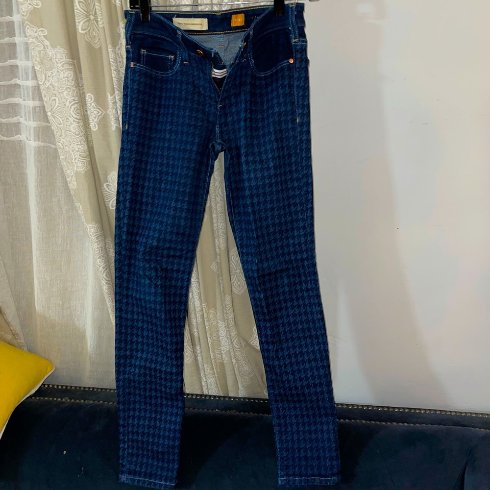 Blue jeans size 27